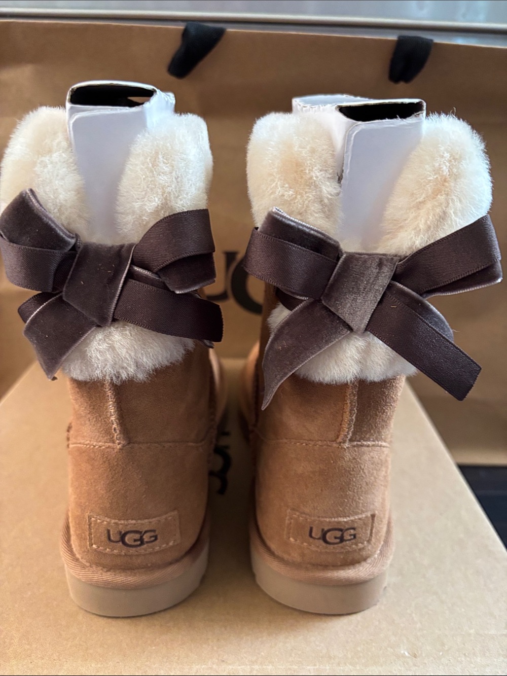UGG SHORT BAILEY MIXED BOW BOOTS IN CHESTNUT SZ 8 NEW IN BOX